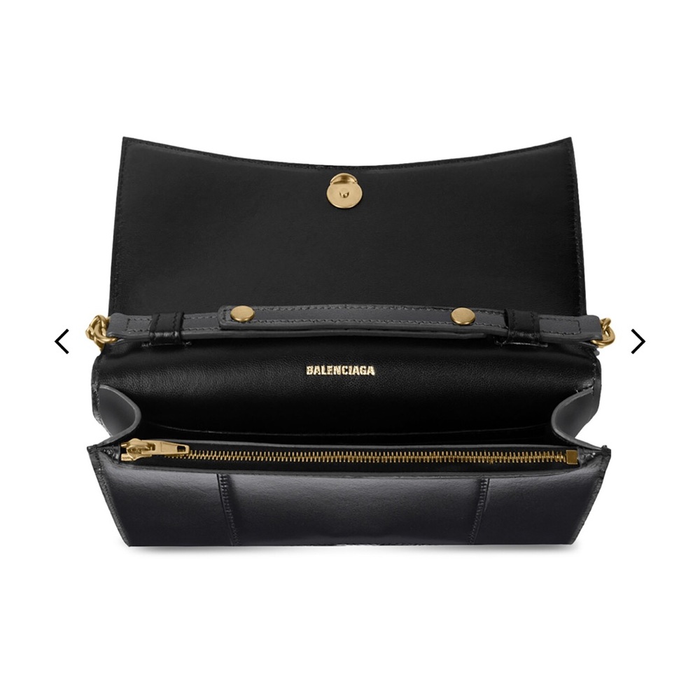 Balenciaga Black Leather 'B' Logo Shoulder Bag with Gold Chain - Picture 3 of 5